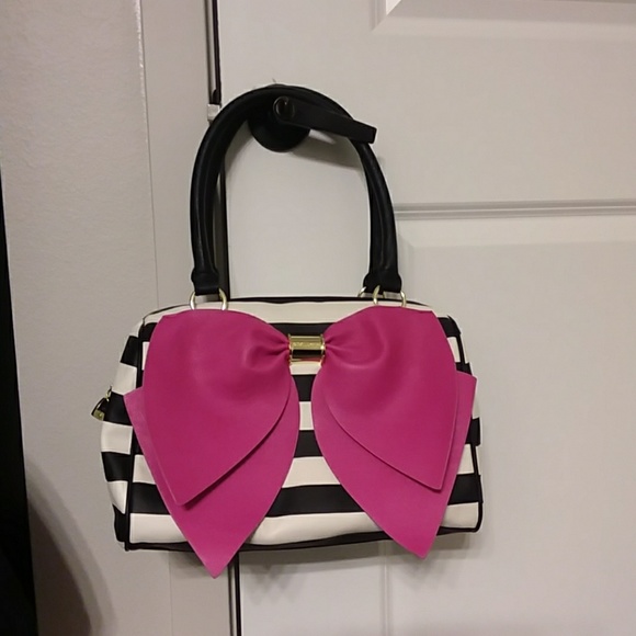 Betsey Johnson Handbags - BETSEY JOHNSON purse. Retro punk. Betsey Johnson Handbags - BETSEY JOHNSON purse. Retro punk.